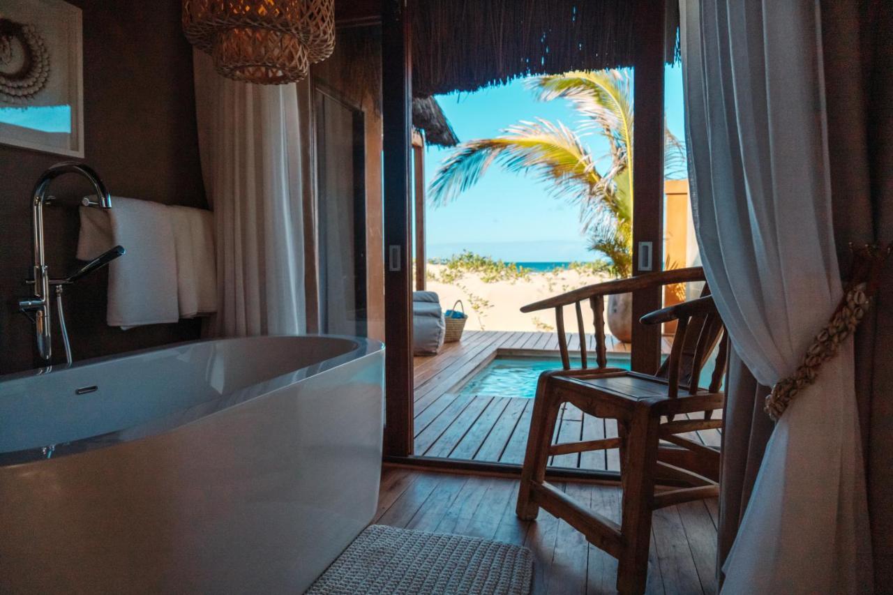 Eclectic Beach Retreat Cabo Nhamua Екстериор снимка
