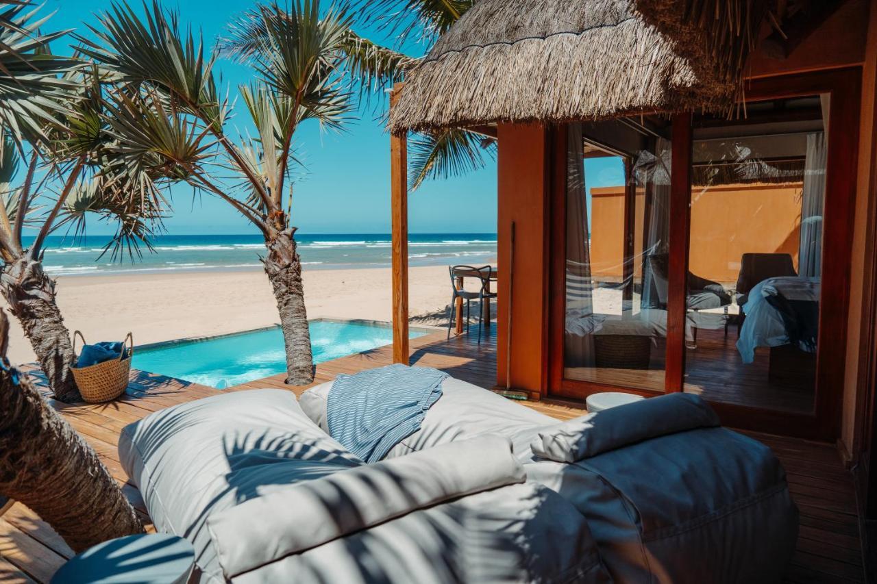 Eclectic Beach Retreat Cabo Nhamua Екстериор снимка