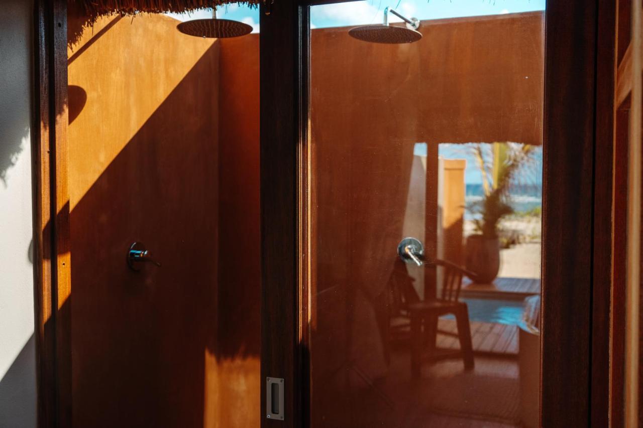 Eclectic Beach Retreat Cabo Nhamua Екстериор снимка